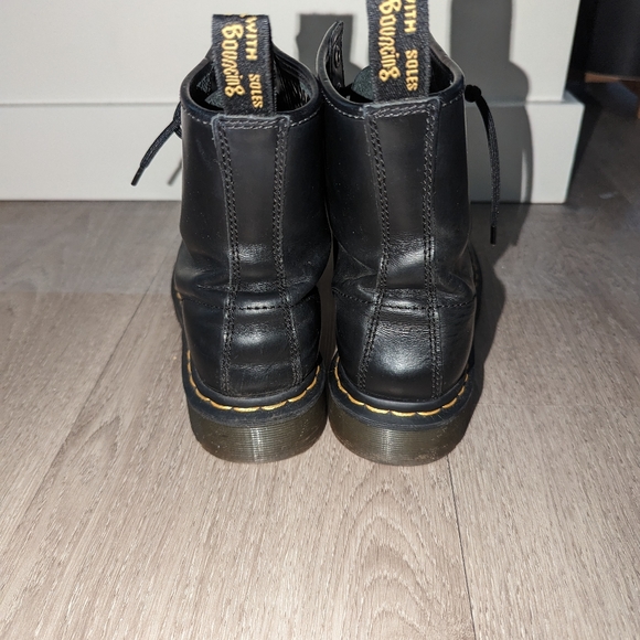 Dr Martens - Picture 4 of 5
